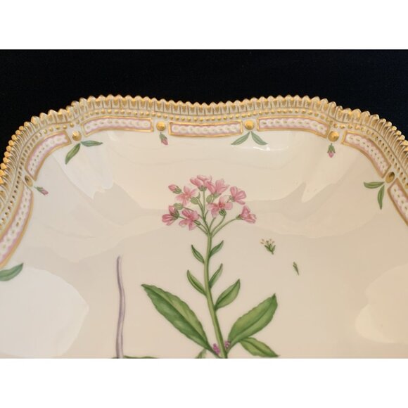 Royal Copenhagen Flora Danica Serving Bowl Dentaria Bulbifera 20/3510 Gilt Edge - Picture 10 of 15